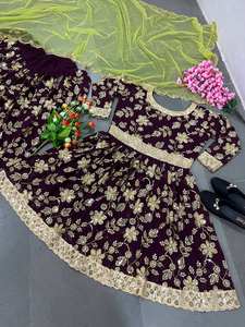 เปิดตัวชุดเดรสงานปาร์ตี้ดีไซน์ใหม่ ท็อป โดติ ซาลวาร์ และผ้าคลุมไหล่ ตัดเย็บสำเร็จ ชุดแบบดั้งเดิม ผ้าจอร์เจตต์เทียม - Product Image 2