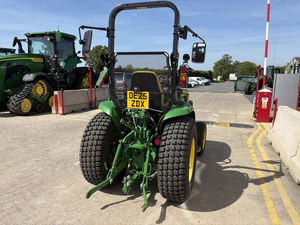 En stock: Compra el nuevo tractor de ruedas mini John Deere 3046R 4WD con motor diésel de 75HP, caja de cambios, bomba y rodamientos para uso agrícola, con 3 años de garantía. - Product Image 4