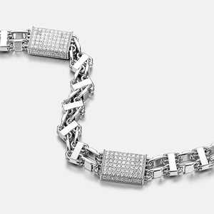 Collar con Colgante de Mano de Hamsa con Circonitas, Personalizado - Product Image 2