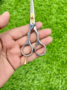 Tijera de corte de pelo liso de acero inoxidable de 6 pulgadas profesional aceptable OEM con punta de hoja afilada para uso de peluquero - Product Image 6