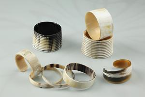 Meilleures ventes de manchette en corne de buffle au design élégant et découpé pour femmes, nouveauté, bracelet de mode aux poignets de couleurs naturelles - Product Image 3