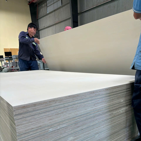Hot Pressed 4x8 12-15-18-21mm Thickness Poplar Plywoods E0 Formaldehyde Standard Modern Construction Rubber Wood Core Kitchen