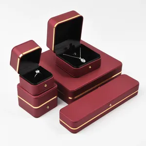 2023 नए डिजाइन सुंदर पोर्टेबल कस्टम लोगो ने pu चमड़े के प्लास्टिक जादू की अंगूठी बॉक्स को हार के लिए थोक गहने उपहार बॉक्स