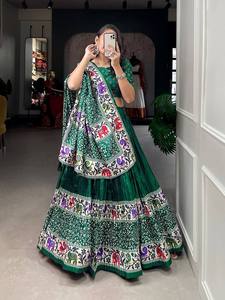 Traje Tradicional Gujarati de Alta Calidad y Bajo Presupuesto para Fiestas GARBA, Estilo Cultural, Color Brillante, Bordado Modal - Product Image 5
