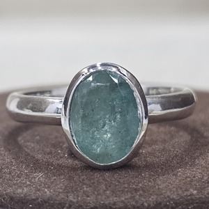 Plata de Ley 925, excelente calidad, corte ovalado, Esmeralda piedra preciosa, diseñador hecho a mano, anillo clásico único, eternidad Vermeil - Product Image 2