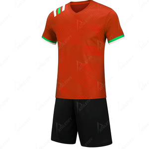 Kits de football d'équipe personnalisés 2026 Ensemble de maillots et de shorts de football pour hommes Uniforme d'entraînement respirant Respirant Durable - Product Image 3