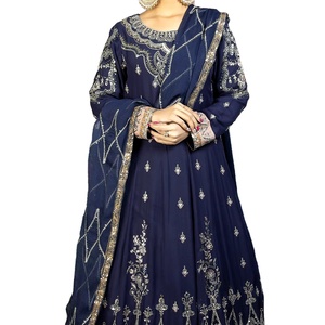 Vente en gros de robes confortables pour femmes pour les fêtes de mariage personnalisées avec broderie lourde et décorations de boutons en dentelle - Product Image 1