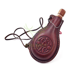 Bouteille d'eau médiévale en cuir de vache véritable | Bouteille d'eau en forme de larme en cuir | Flacon d'eau en forme de larme Renaissance du Pakistan - Product Image 2