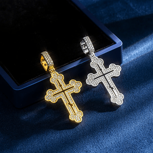 Pendentif personnalisé en alliage plaqué or avec diamants glacés, style hip-hop contemporain - Product Image 3