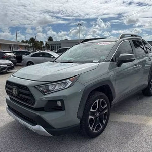 Toyota RAV4 Double Cab Comfort 4x4 d'occasion 2023, transmission automatique à 8 vitesses, 80L - Product Image 1