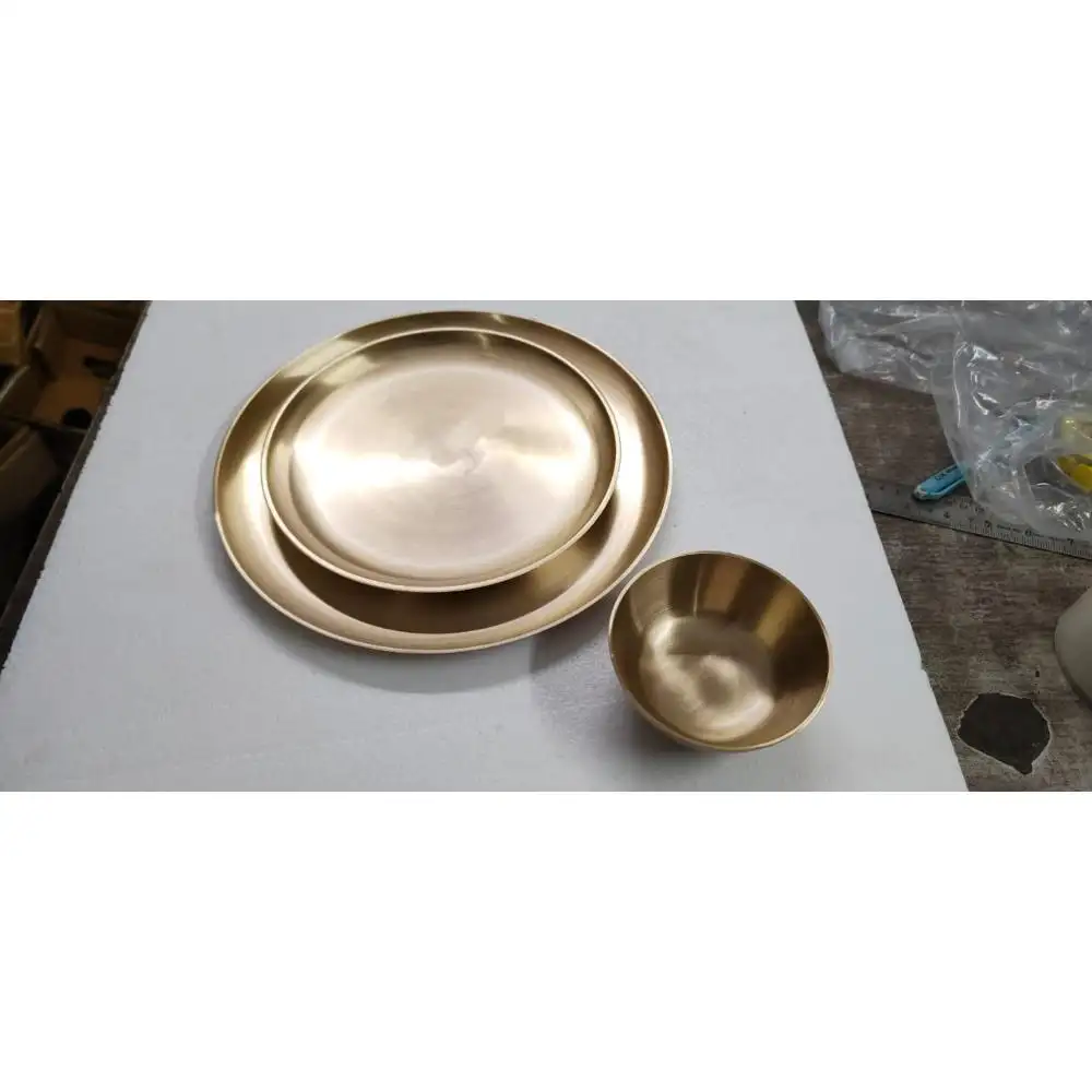 Super Selling Round Chapati Plate Tray Golden Brass Eco Friendly Dinning Decorative Tray Display made in india