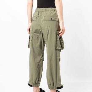 Vente en gros de pantalons baggy cargo vintage avec poches pour femmes pantalons à jambes larges taille haute tendance en toile de coton style sport - Product Image 3
