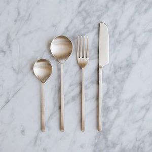 Ensemble de couverts en métal en acier inoxydable artisanal exquis fait pour les repas décoratifs et les occasions formelles - Product Image 1