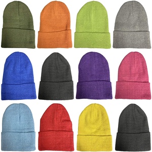 Bonnet de ski chaud d'hiver brodé en 3D de couleur unie personnalisable bonnet tricoté à la mode pour hommes femmes élastique coupe-vent - Product Image 4