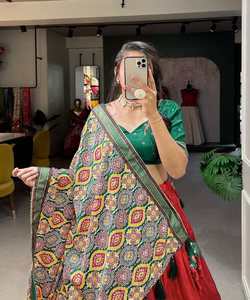 Opulento juego de rayón Lehenga Choli, una sinfonía de opulencia y lujo, diseñado para deslumbrar en grandes fiestas y lujosas veladas. - Product Image 5