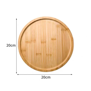 Plateau de service en bois fait main avec des bords lisses, parfait pour une utilisation en cuisine - Product Image 4