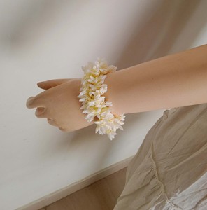 Blanco jazmín Haldi Floral mano Gajra banda pulsera conjunto boda Mehndi Año Nuevo Navidad plástico goma moneda - Product Image 5