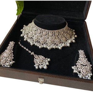 Broderie traditionnelle en acier inoxydable Double couche collier dames mariée mariage ensemble de bijoux à la mode et élégant - Product Image 5