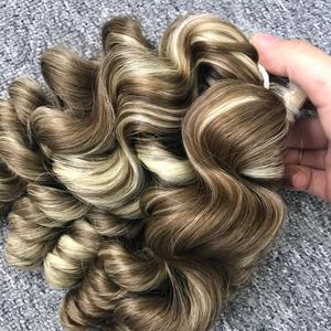 Venta al por mayor 100% extensiones de cabello virgen de alta calidad Bouncy Curl Tape Hair Large Stock Color claro vietnamita pelo crudo - Product Image 6
