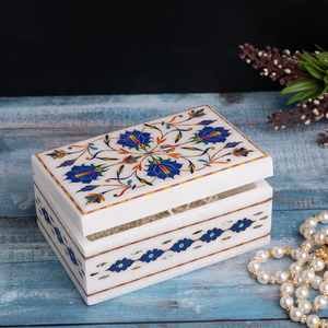 Elegante joyero gris con incrustaciones de hueso de nácar, un artículo de lujo disponible pronto a precios de mayorista. - Product Image 6