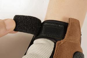 Gants de moto en cuir Sports Racing Coupe-vent Protection des articulations Commande en gros personnalisée Gants de moto haut de gamme au Pakistan - Product Image 4