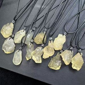 Collana con Pendente in Meteorite <span class=keywords><strong>Lunare</strong></span> e Vetro del Deserto Libico, Cristallo di Condriti Naturale per <span class=keywords><strong>la</strong></span> Guarigione, Vendita all'Ingrosso - Product Image 3