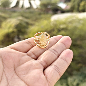 แหวนดีไซน์เนอร์ประดับควอตซ์รูทิเลเต็ดสีทองธรรมชาติ ชุบทอง ประดับด้วยอัญมณีรูปไข่เรียบเนียน เสริมโชคลาภ สำหรับผู้หญิงแฟชั่น - Product Image 5
