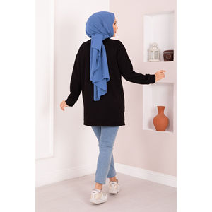 Túnica Hijab Modesta Oysho en Negro con Bordado Floral en Tejido de Punto - Product Image 4