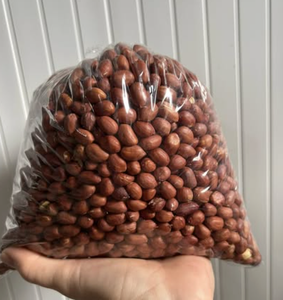 Granos de cacahuete vietnamitas preparados con cuidado, hechos con material descascarado consistente, perfectos para refrigerios, condimentos y frituras - Product Image 1