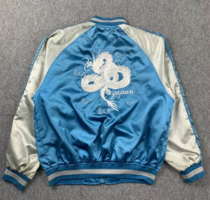 Chaquetas universitarias de bombardero de satén con letras de alta calidad, chaquetas universitarias totalmente personalizadas a la moda para hombres - Product Image 3