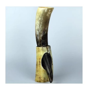 Juego de Cuernos para Beber Medievales Pulidos y Hechos a Mano, Soporte Personalizado para Jarra de Cerveza de Cuerno de Buey Vikingo, Diseño Animal Elegante - Product Image 6