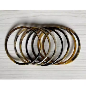 Brazalete de cuerno de búfalo para mujer, pulsera de joyería hecha a mano, estilo único por artesanía de media luna - Product Image 3