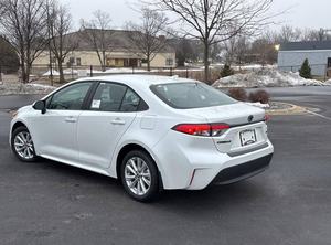 Meilleur prix pour la nouvelle berline FE FWD à essence/essence, automatique, intérieur foncé, caméra arrière, pneus R15/R16 - Product Image 4