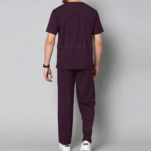 Costume de gommage deux pièces à col en V avec tenue facile à porter et tissu à séchage rapide Costume de gommage à coupe décontractée avec sensation douce et détails de poche pratiques - Product Image 2