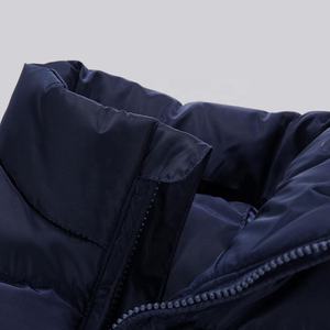 แจ็กเก็ตคอวีสำหรับผู้ชาย, เสื้อแจ็คเก็ตลำลองคอวีสีน้ำเงินเข้มแขนสั้นด้านหน้ามีซิปพิมพ์โลโก้ตามสั่ง - Product Image 3