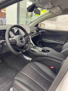 Vehículo Eléctrico Compacto USADO 2024 con Volante a la Izquierda, Asientos de Cuero y Cámara Trasera - Product Image 4