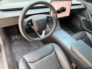 รถยนต์ส่วนบุคคลรุ่นฮิต ปี 2025 Model 3 Long Range Sedan AWD 26kWh - Product Image 3