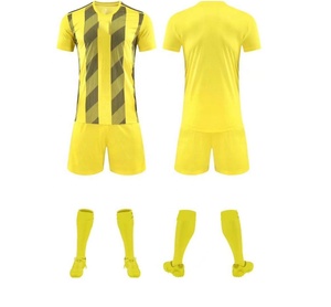 Vente en gros 2025 uniformes de football personnalisés respirant confort jeune maillot de football pour hommes décontracté sport imprimé uniformes - Product Image 3