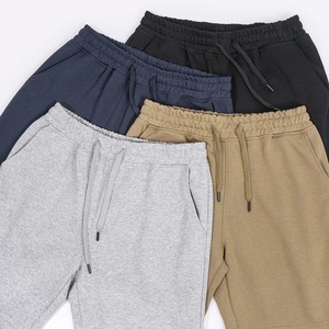 Summer Essentials Pantalones cortos casuales Logotipo personalizado Etiqueta privada Ropa de calle 100% Algodón Liso Jogger Hombres Moda Pantalones cortos pesados - Product Image 2