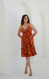 Vestido Midi Moderno de Verano con Estampado Paisley y Perlas, Cuello en V, Elegante, Manga 3/4, Lavable, Corte en A, 100% Algodón, Estampado Floral - Product Image 5