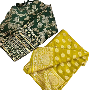 Banarasi Style Karva Chauth & Wedding Anniversary Special Digital Printed Long Length Saree con pieza de blusa de contraste para novia - Product Image 1