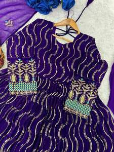 ROBE DE SOIRÉE AVEC BRODERIE TRAVAIL - Product Image 2