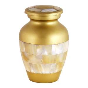 Urne commémorative en aluminium faite à la main pour cendres humaines, avec option de breloques d'amour et étiquette gravée personnalisée, modèle Ange de l'Église - Product Image 2