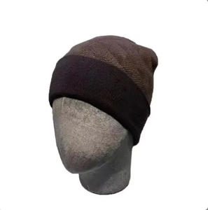 2025 nueva gorra deportiva de invierno de alta calidad para hombres y mujeres, sombreros de punto OEM acrílico Unisex, gorra de diseño personalizable multicolor, gorro de invierno - Product Image 2