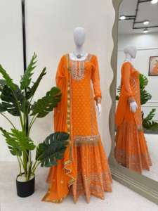 Ensemble de couture en fausse georgette avec paillettes complexes et manches supplémentaires et dupatta assorties Elite Designer Fashion - Product Image 2