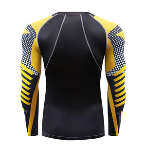 Rashguard pour homme à col rond et manches longues UPF50+ écologique, personnalisable et respirant pour les activités printemps/été - Product Image 2