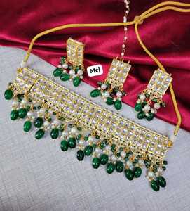 Collier ras du cou ethnique Kundan du fabricant indien Nacre Multicolore Plaqué or Zircon Acier inoxydable Fêtes de mariée - Product Image 2