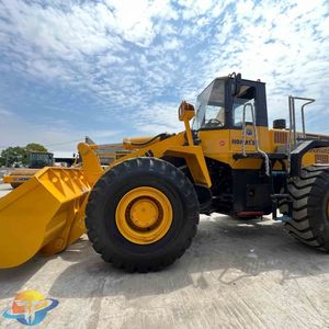 รถตักหน้ามือสองคุณภาพสูง Komatsu WA450 รถตักขนาดเล็ก บรรทุกได้ 5 ตัน เครื่องยนต์ยี่ห้อ Yuchai หรือ Cat สำหรับฟาร์ม ราคา - Product Image 1