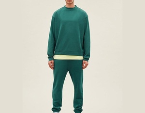 Trajes de sudor de poliéster con cuello redondo de diseño personalizado para hombres al por mayor MOQ bajo Trajes de jogging de gimnasio baratos Trajes de chándal de diseño personalizado - Product Image 1