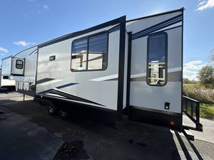 Venta al por mayor de caravanas usadas 2021 F-o-r-e-s-t R-i-v-e-r A-r-c-t-i-c W-o-l-f 3550S-U-I-T-E 4x4 para viajes - Product Image 6